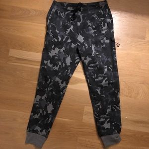 Women's nike camo joggers Clearance